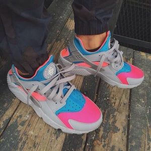 Meet your Posher, Shuntavia